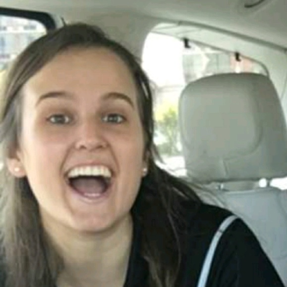 Meet your Posher, Liz - Picture 1 of 1